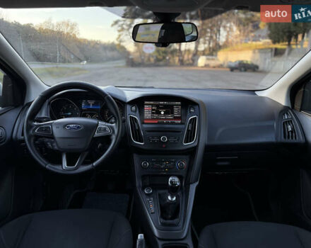 Серый Форд Фокус, объемом двигателя 1.6 л и пробегом 217 тыс. км за 9200 $, фото 22 на Automoto.ua