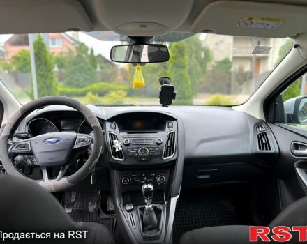 Серый Форд Фокус, объемом двигателя 1.5 л и пробегом 250 тыс. км за 7900 $, фото 1 на Automoto.ua