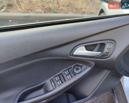 Сірий Форд Фокус, об'ємом двигуна 1.5 л та пробігом 231 тис. км за 8500 $, фото 6 на Automoto.ua