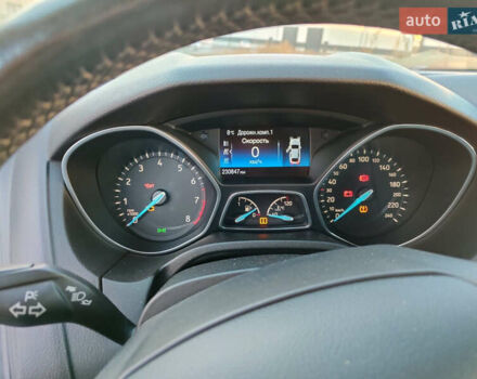 Сірий Форд Фокус, об'ємом двигуна 1.5 л та пробігом 231 тис. км за 8500 $, фото 1 на Automoto.ua