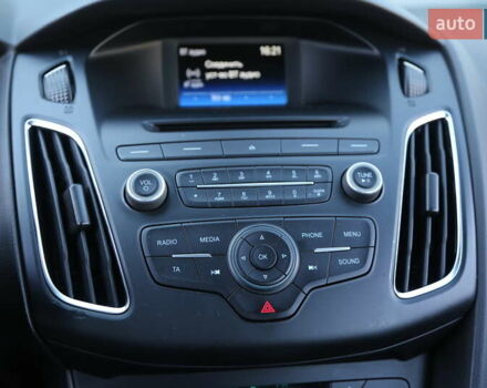 Серый Форд Фокус, объемом двигателя 1 л и пробегом 129 тыс. км за 11800 $, фото 18 на Automoto.ua