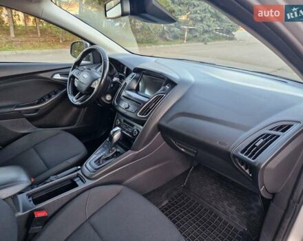 Серый Форд Фокус, объемом двигателя 1.5 л и пробегом 187 тыс. км за 9900 $, фото 9 на Automoto.ua