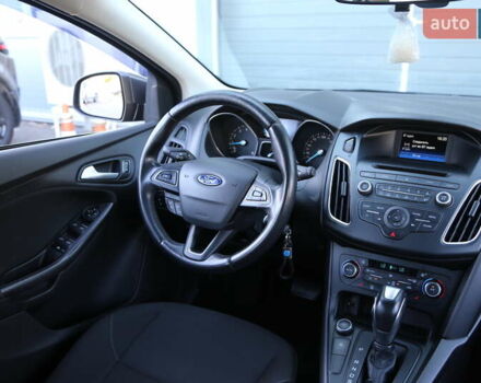 Серый Форд Фокус, объемом двигателя 1 л и пробегом 129 тыс. км за 11800 $, фото 11 на Automoto.ua