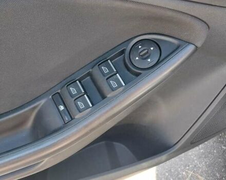 Серый Форд Фокус, объемом двигателя 1.5 л и пробегом 170 тыс. км за 12800 $, фото 9 на Automoto.ua