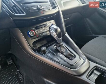 Серый Форд Фокус, объемом двигателя 1.5 л и пробегом 187 тыс. км за 9900 $, фото 7 на Automoto.ua