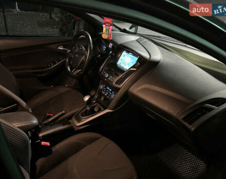 Серый Форд Фокус, объемом двигателя 1.5 л и пробегом 280 тыс. км за 12000 $, фото 7 на Automoto.ua