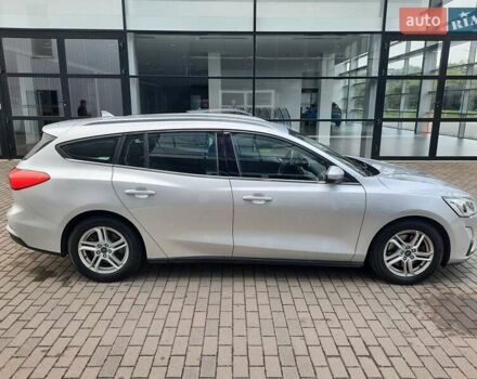 Серый Форд Фокус, объемом двигателя 1.5 л и пробегом 176 тыс. км за 13499 $, фото 2 на Automoto.ua