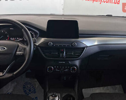 Серый Форд Фокус, объемом двигателя 1.5 л и пробегом 194 тыс. км за 14950 $, фото 19 на Automoto.ua