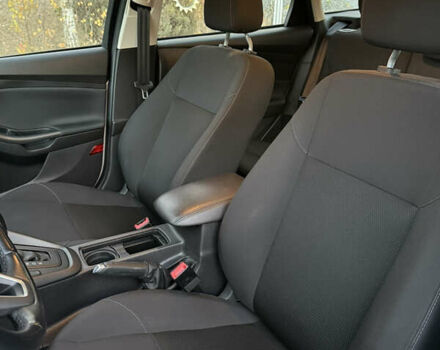 Сірий Форд Фокус, об'ємом двигуна 1.5 л та пробігом 193 тис. км за 10600 $, фото 19 на Automoto.ua