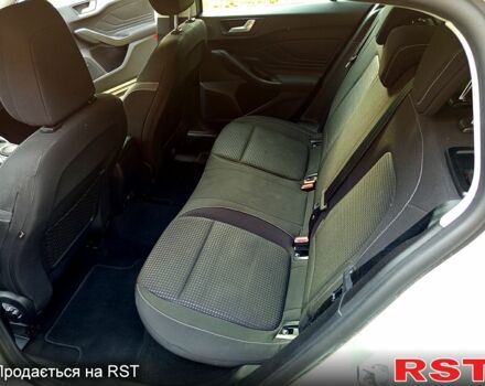 Серый Форд Фокус, объемом двигателя 1.5 л и пробегом 214 тыс. км за 13600 $, фото 5 на Automoto.ua