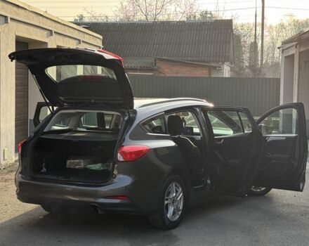 Серый Форд Фокус, объемом двигателя 1.5 л и пробегом 110 тыс. км за 14300 $, фото 5 на Automoto.ua