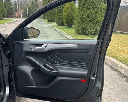 Сірий Форд Фокус, об'ємом двигуна 1 л та пробігом 190 тис. км за 9000 $, фото 35 на Automoto.ua