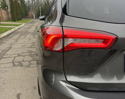 Сірий Форд Фокус, об'ємом двигуна 1 л та пробігом 190 тис. км за 9000 $, фото 5 на Automoto.ua