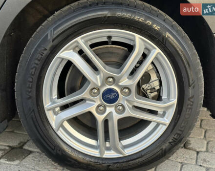 Сірий Форд Фокус, об'ємом двигуна 1.5 л та пробігом 187 тис. км за 12550 $, фото 14 на Automoto.ua