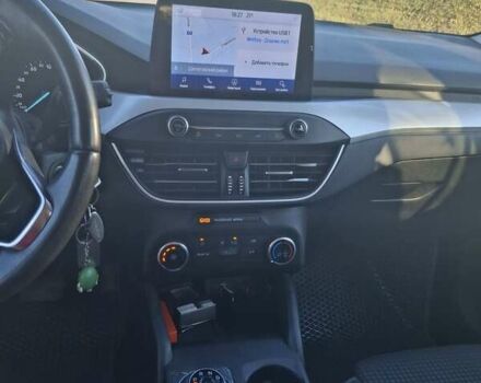 Сірий Форд Фокус, об'ємом двигуна 1.5 л та пробігом 180 тис. км за 13600 $, фото 3 на Automoto.ua