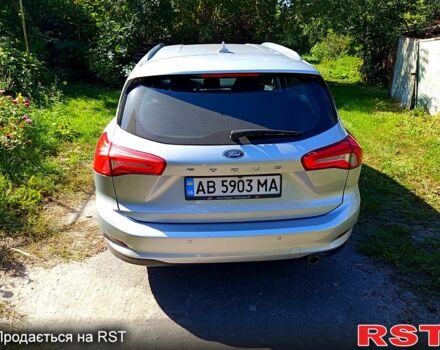 Серый Форд Фокус, объемом двигателя 1.5 л и пробегом 214 тыс. км за 13600 $, фото 1 на Automoto.ua