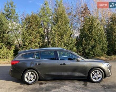 Серый Форд Фокус, объемом двигателя 1.5 л и пробегом 193 тыс. км за 12700 $, фото 3 на Automoto.ua