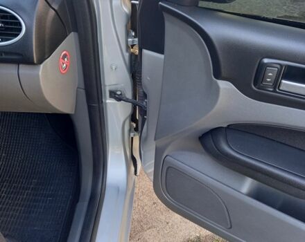 Форд Фокус 2008 у Белой Церкве на Automoto.ua Сірий Форд Фокус, об'ємом двигуна 1.6 л та пробігом 250 тис. км за 4700 $, фото 9 на Automoto.ua