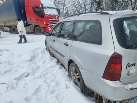 Серый Форд Фокус, объемом двигателя 1.8 л и пробегом 300 тыс. км за 1387 $, фото 1 на Automoto.ua