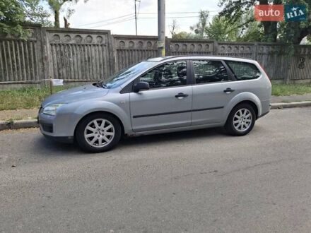 Серый Форд Фокус, объемом двигателя 1.6 л и пробегом 190 тыс. км за 5000 $, фото 1 на Automoto.ua