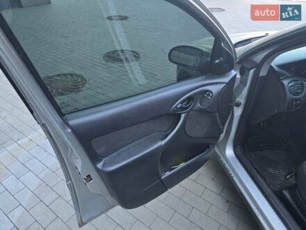 Серый Форд Фокус, объемом двигателя 1.6 л и пробегом 241 тыс. км за 3000 $, фото 1 на Automoto.ua