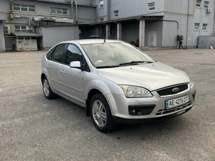 Серый Форд Фокус, объемом двигателя 1.6 л и пробегом 220 тыс. км за 3800 $, фото 1 на Automoto.ua