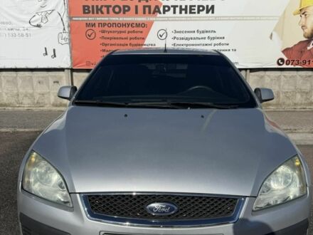 Серый Форд Фокус, объемом двигателя 1.6 л и пробегом 200 тыс. км за 3500 $, фото 1 на Automoto.ua
