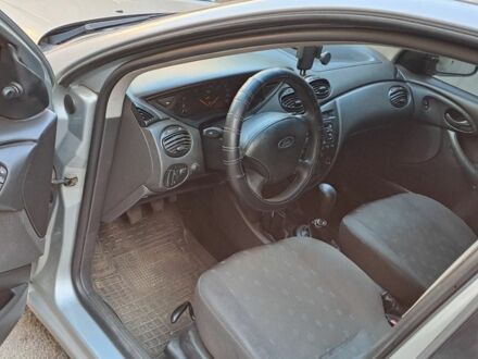 Серый Форд Фокус, объемом двигателя 1.4 л и пробегом 320 тыс. км за 2500 $, фото 1 на Automoto.ua