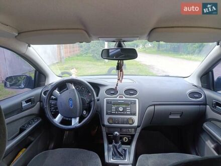 Форд Фокус 2005 в Черкассах на Automoto.ua Серый Форд Фокус, объемом двигателя 1.6 л и пробегом 267 тыс. км за 3500 $, фото 1 на Automoto.ua