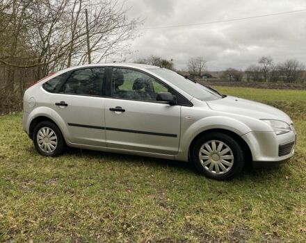 Серый Форд Фокус, объемом двигателя 1.6 л и пробегом 230 тыс. км за 3800 $, фото 1 на Automoto.ua