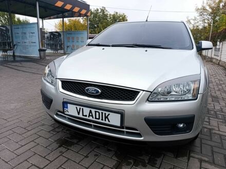 Форд Фокус 2005 у Черкасах на Automoto.ua Сірий Форд Фокус, об'ємом двигуна 1.6 л та пробігом 260 тис. км за 3350 $, фото 1 на Automoto.ua