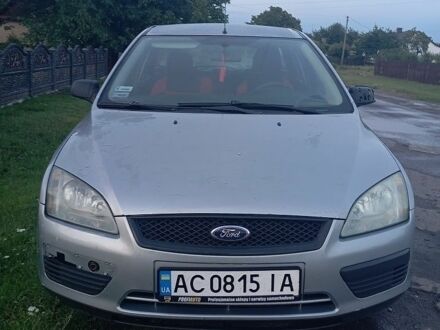 Сірий Форд Фокус, об'ємом двигуна 1.6 л та пробігом 300 тис. км за 3750 $, фото 1 на Automoto.ua