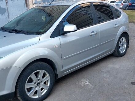 Серый Форд Фокус, объемом двигателя 1.6 л и пробегом 266 тыс. км за 4500 $, фото 1 на Automoto.ua