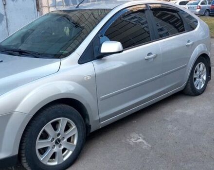 Серый Форд Фокус, объемом двигателя 1.6 л и пробегом 266 тыс. км за 4500 $, фото 1 на Automoto.ua