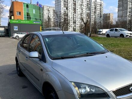 Форд Фокус 2005 в Киеве на Automoto.ua Серый Форд Фокус, объемом двигателя 1.6 л и пробегом 245 тыс. км за 4300 $, фото 1 на Automoto.ua
