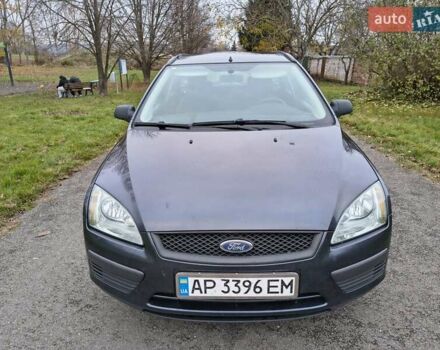 Серый Форд Фокус, объемом двигателя 1.6 л и пробегом 316 тыс. км за 4500 $, фото 1 на Automoto.ua