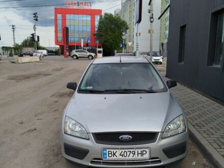 Форд Фокус 2006 в Вишневом на Automoto.ua Серый Форд Фокус, объемом двигателя 1.6 л и пробегом 240 тыс. км за 4600 $, фото 1 на Automoto.ua