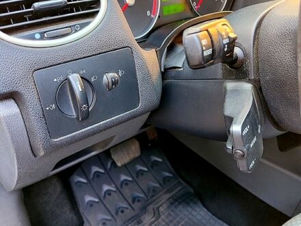 Серый Форд Фокус, объемом двигателя 1.6 л и пробегом 208 тыс. км за 5500 $, фото 1 на Automoto.ua