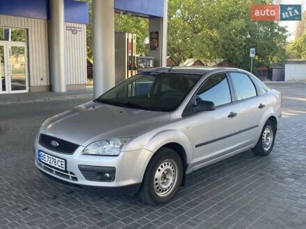 Форд Фокус 2006 в Николаеве на Automoto.ua Серый Форд Фокус, объемом двигателя 1.6 л и пробегом 263 тыс. км за 4900 $, фото 1 на Automoto.ua