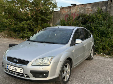 Форд Фокус 2006 в Ровно на Automoto.ua Серый Форд Фокус, объемом двигателя 1.8 л и пробегом 188 тыс. км за 4400 $, фото 1 на Automoto.ua