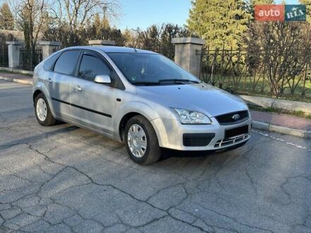Форд Фокус 2006 у Умани на Automoto.ua Сірий Форд Фокус, об'ємом двигуна 1.6 л та пробігом 184 тис. км за 5200 $, фото 1 на Automoto.ua