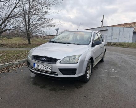 Серый Форд Фокус, объемом двигателя 1.6 л и пробегом 388 тыс. км за 2200 $, фото 1 на Automoto.ua