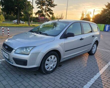 Серый Форд Фокус, объемом двигателя 1.6 л и пробегом 298 тыс. км за 3800 $, фото 1 на Automoto.ua