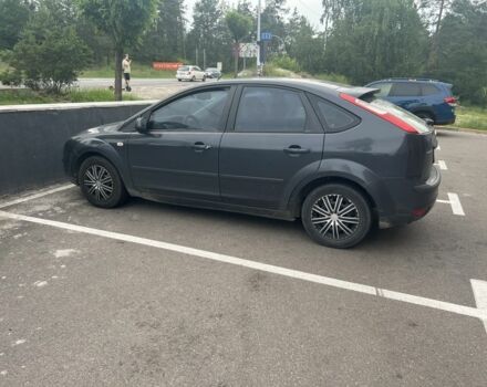 Серый Форд Фокус, объемом двигателя 1.6 л и пробегом 380 тыс. км за 4000 $, фото 1 на Automoto.ua