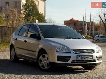 Серый Форд Фокус, объемом двигателя 1.6 л и пробегом 272 тыс. км за 4250 $, фото 1 на Automoto.ua