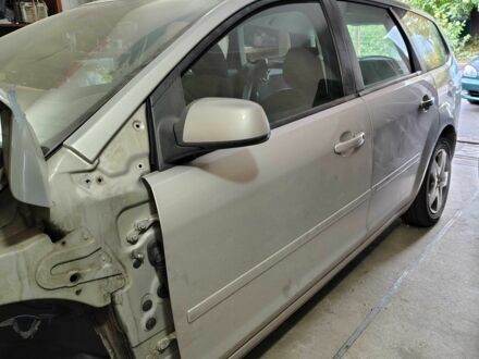 Серый Форд Фокус, объемом двигателя 1.6 л и пробегом 230 тыс. км за 2100 $, фото 1 на Automoto.ua