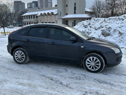 Серый Форд Фокус, объемом двигателя 1.6 л и пробегом 245 тыс. км за 4000 $, фото 1 на Automoto.ua