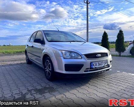 Серый Форд Фокус, объемом двигателя 1.6 л и пробегом 250 тыс. км за 5200 $, фото 1 на Automoto.ua