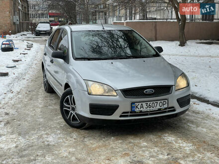 Серый Форд Фокус, объемом двигателя 1.6 л и пробегом 320 тыс. км за 3750 $, фото 1 на Automoto.ua