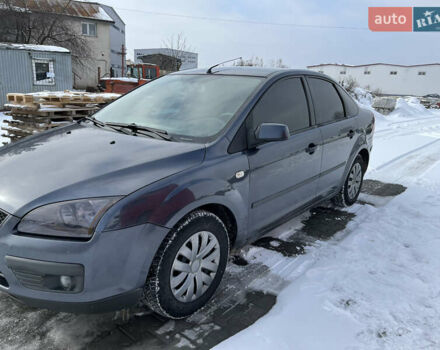 Серый Форд Фокус, объемом двигателя 1.6 л и пробегом 256 тыс. км за 3800 $, фото 1 на Automoto.ua